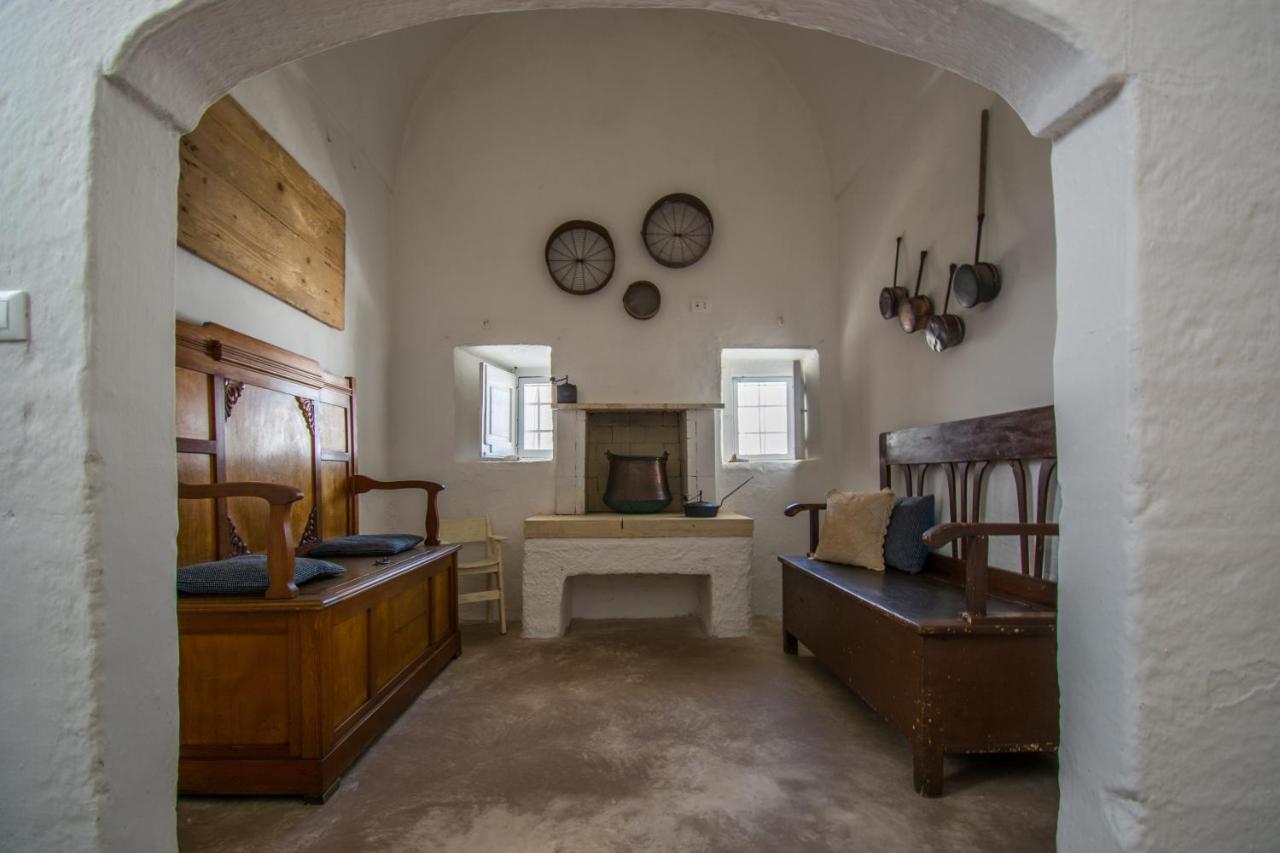 Masseria La Scalella - Fortificato มันดูเรีย ภายนอก รูปภาพ